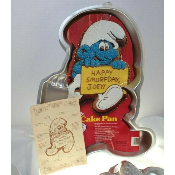 Set of 3 Wilton Cake Pans - Joey Smurf, Story Book Doll & Blue Wilton Cake Pans - Picture 6 of 6